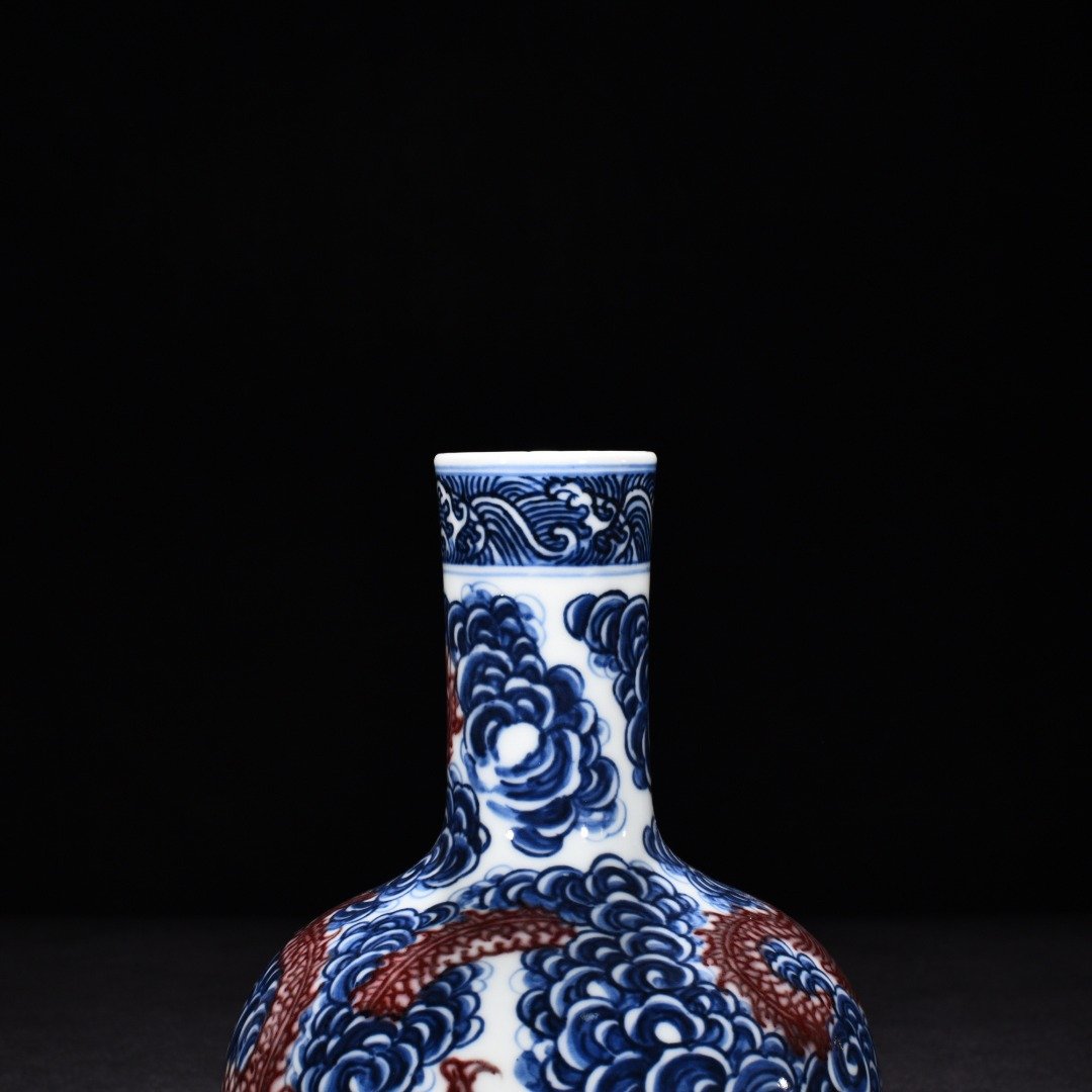 Qing Dynasty Qianlong blue and white underglaze red celestial sphere vase