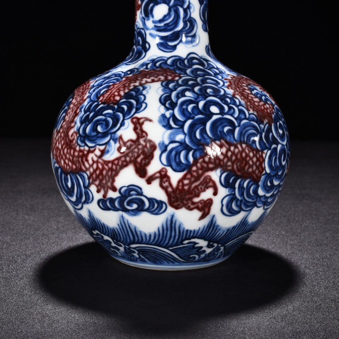 Qing Dynasty Qianlong blue and white underglaze red celestial sphere vase