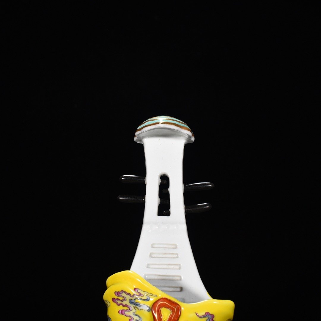 Qing Dynasty Qianlong yellow ground enamel Pipa wall mounted vase