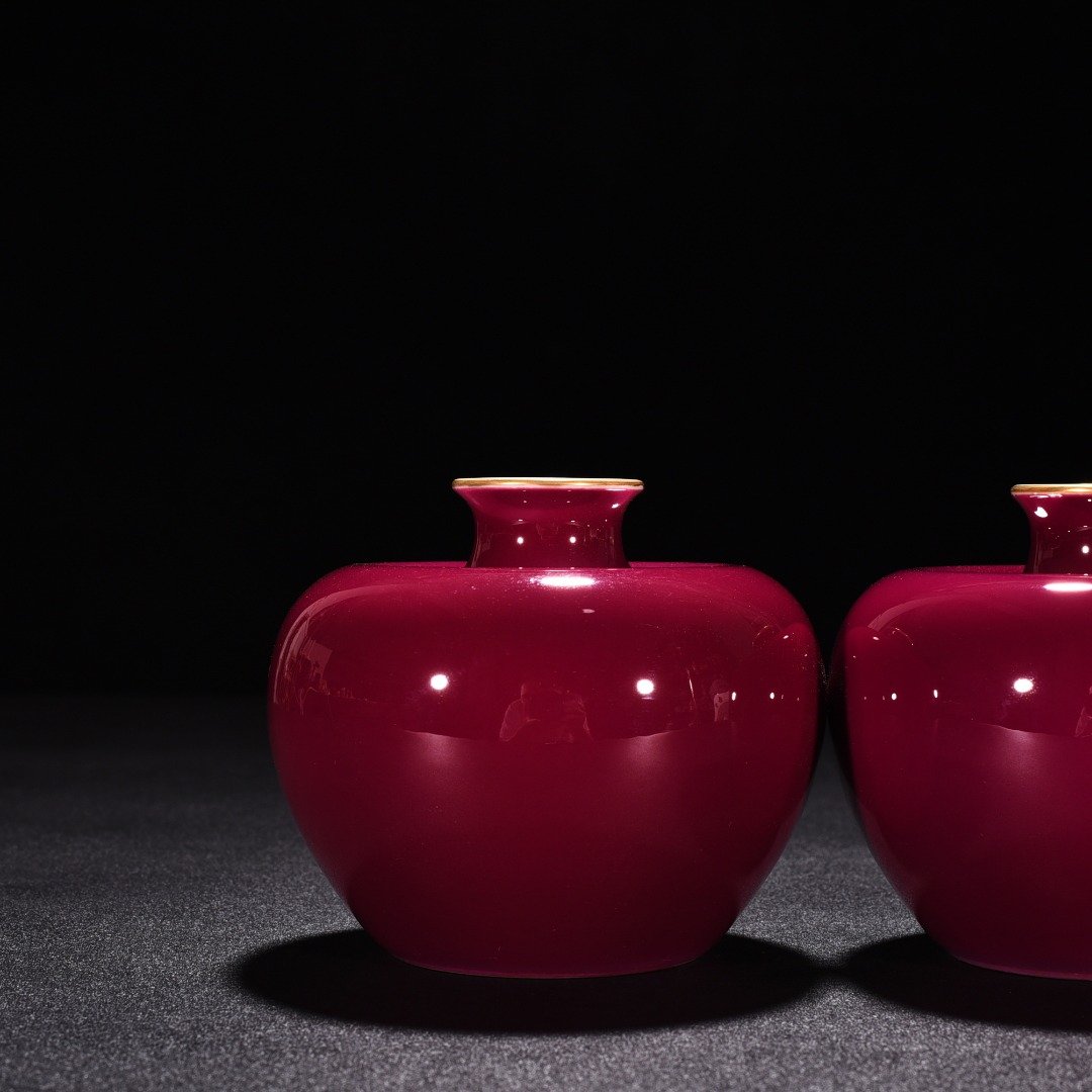 Qing Dynasty Guangxu Rouge Red Glaze Apple Zun