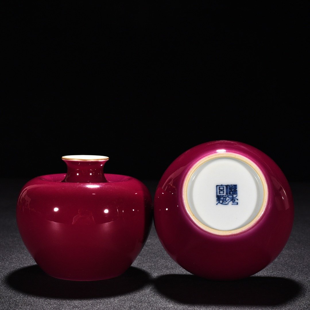 Qing Dynasty Guangxu Rouge Red Glaze Apple Zun