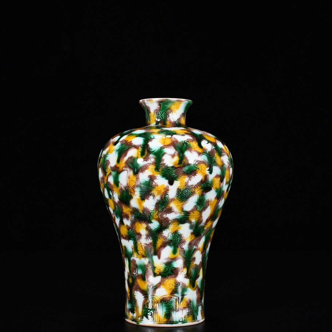 Qing Dynasty Kangxi glaze plum vase