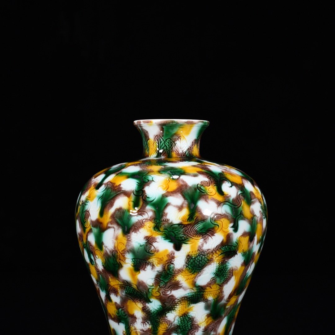 Qing Dynasty Kangxi glaze plum vase