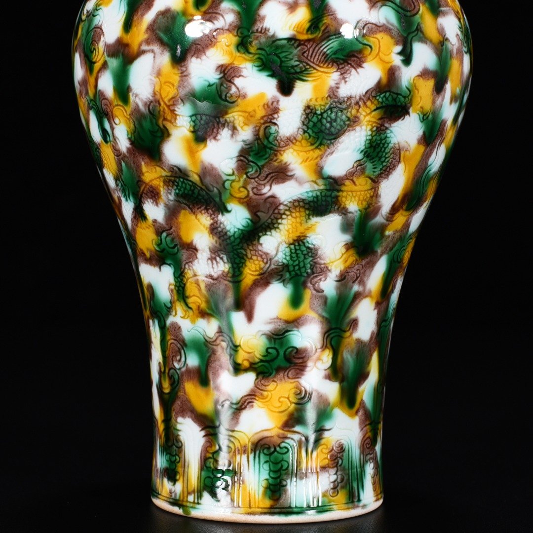 Qing Dynasty Kangxi glaze plum vase