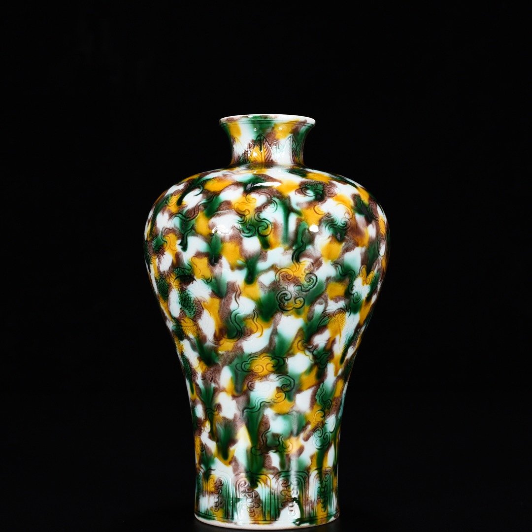 Qing Dynasty Kangxi glaze plum vase