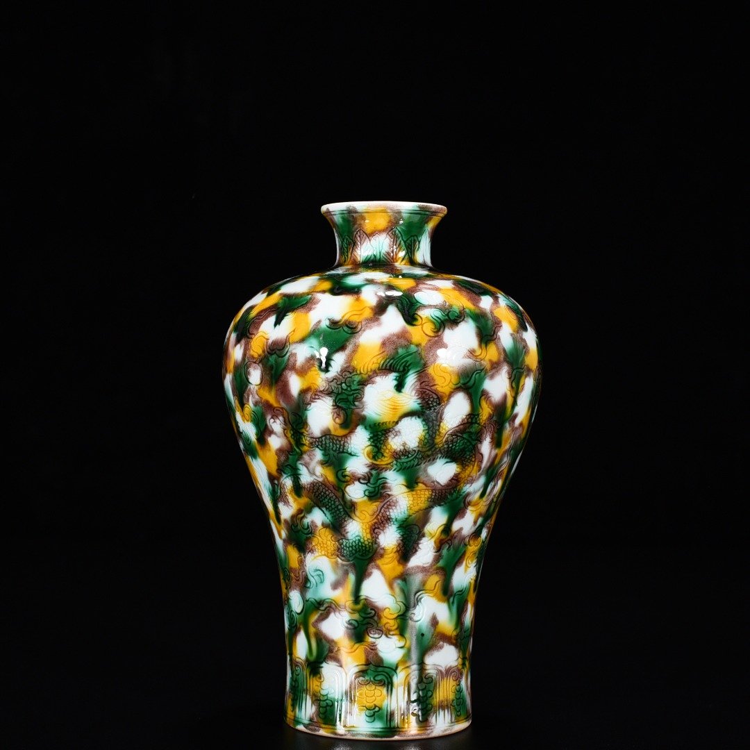 Qing Dynasty Kangxi glaze plum vase