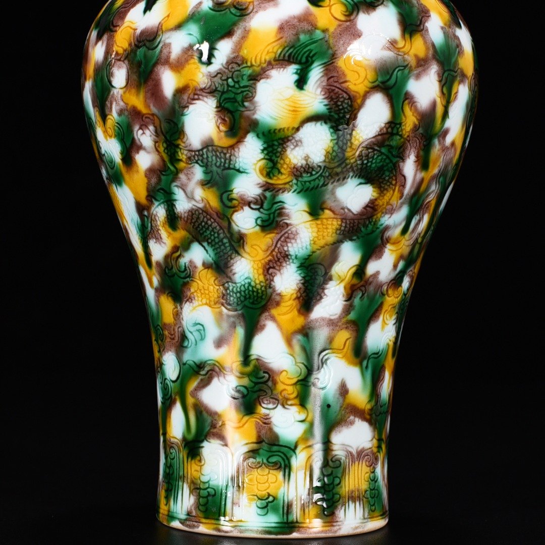 Qing Dynasty Kangxi glaze plum vase