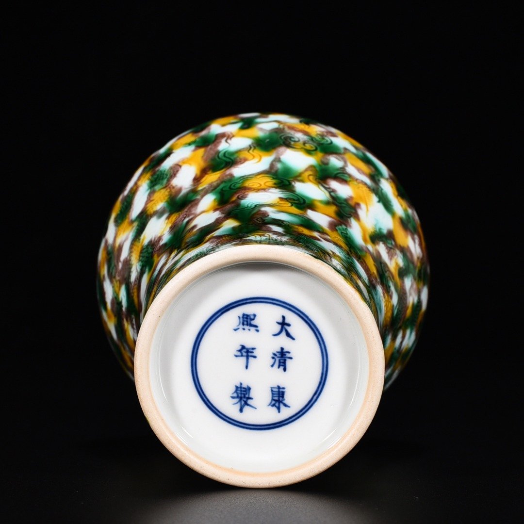 Qing Dynasty Kangxi glaze plum vase