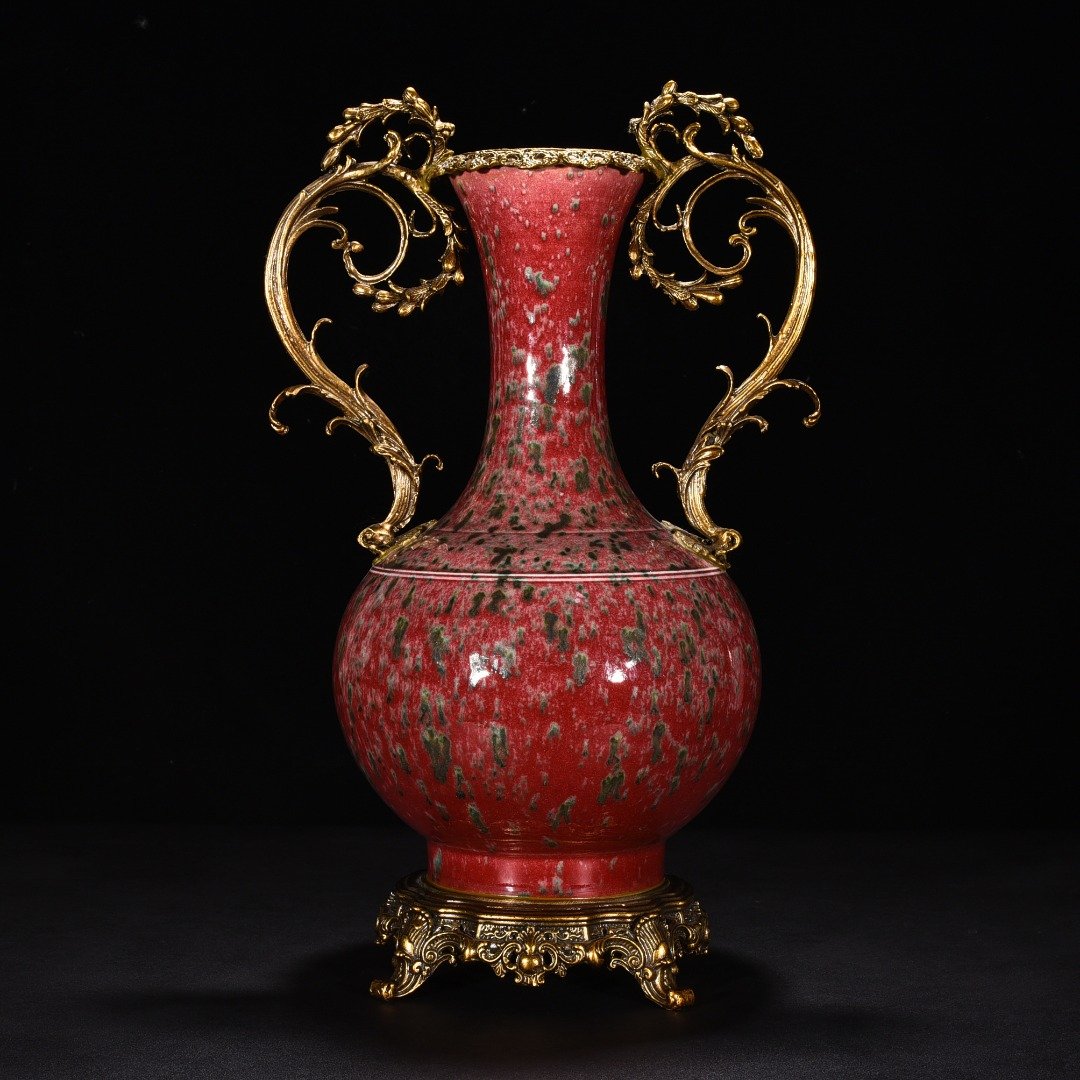 Qing Dyasty Kangxi Cowpea Red Beauty Bottle