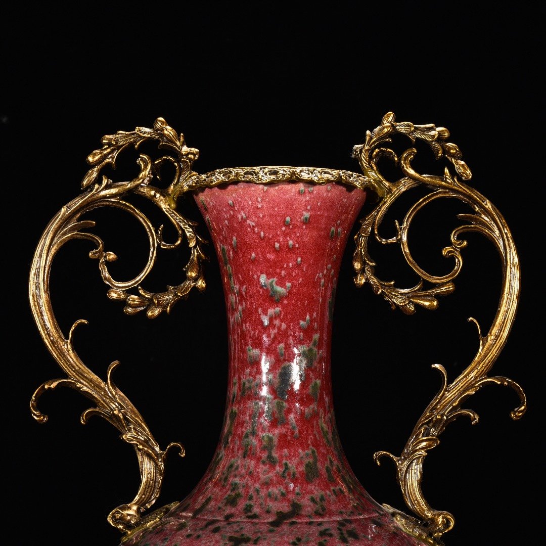 Qing Dyasty Kangxi Cowpea Red Beauty Bottle