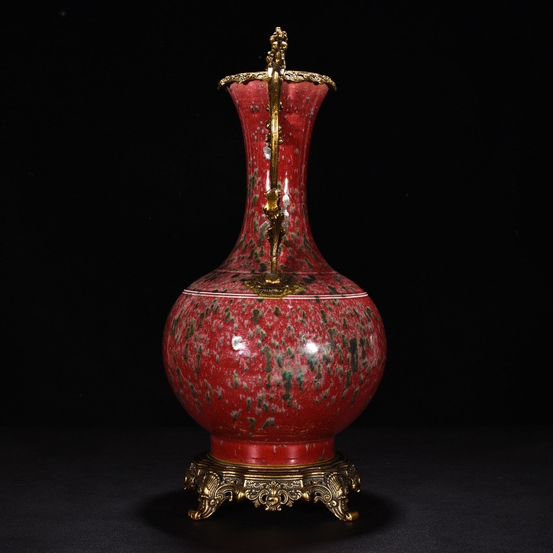 Qing Dyasty Kangxi Cowpea Red Beauty Bottle
