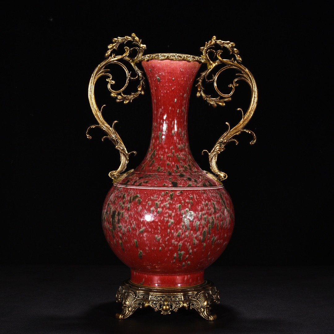 Qing Dyasty Kangxi Cowpea Red Beauty Bottle