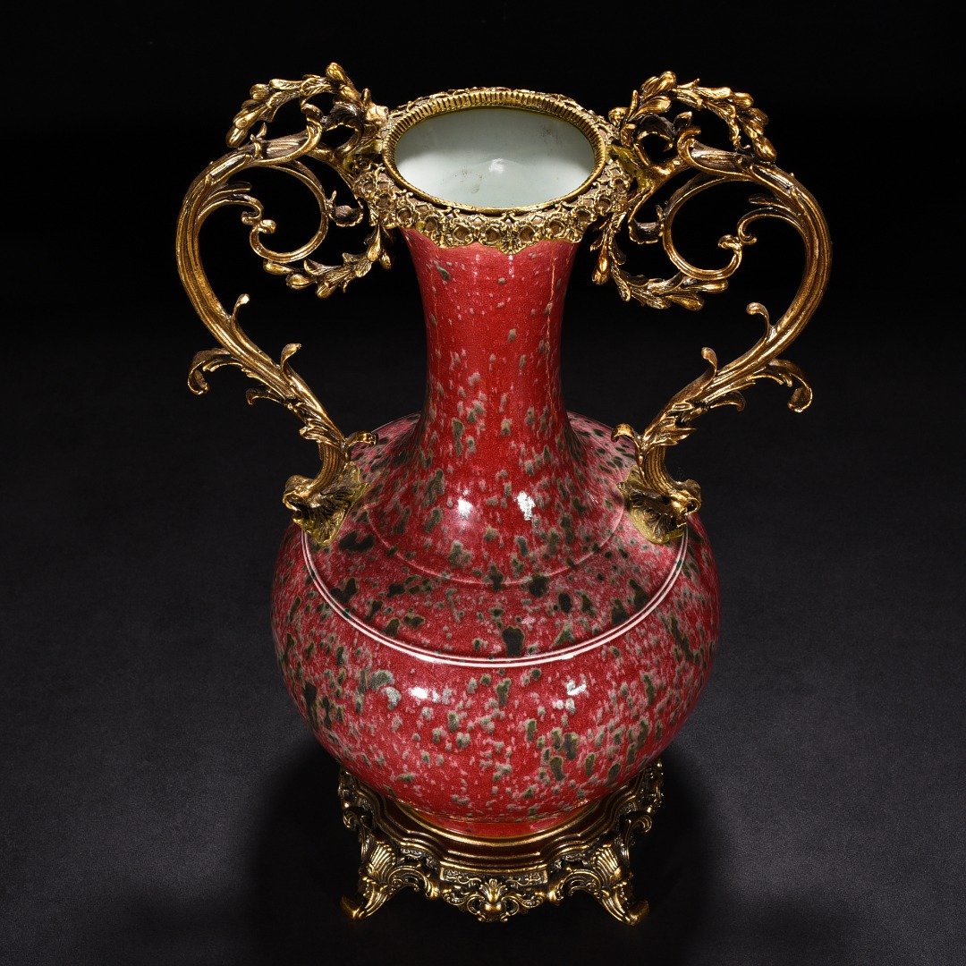 Qing Dyasty Kangxi Cowpea Red Beauty Bottle