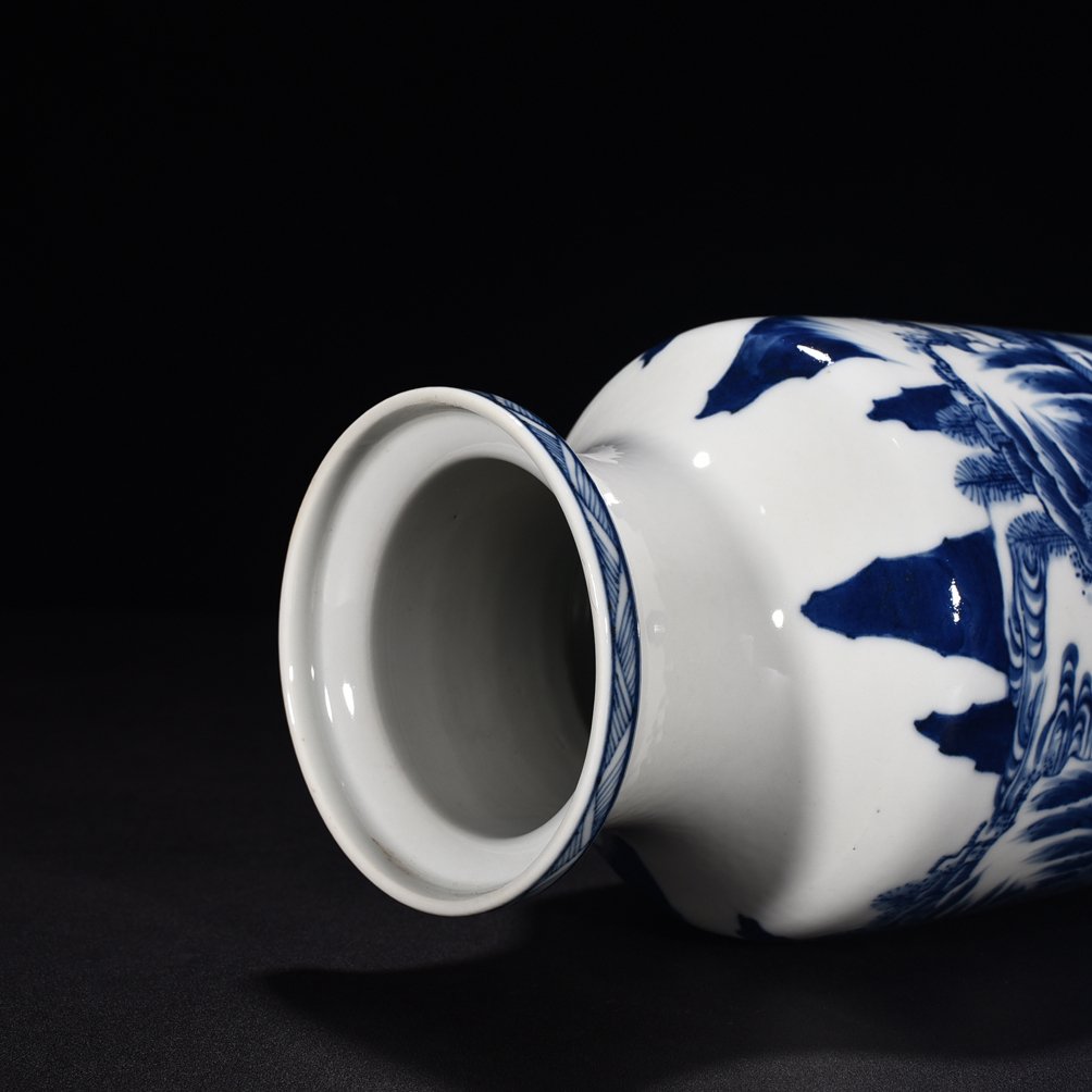 Qing Dynasty Kangxi blue and white landscape stick vase