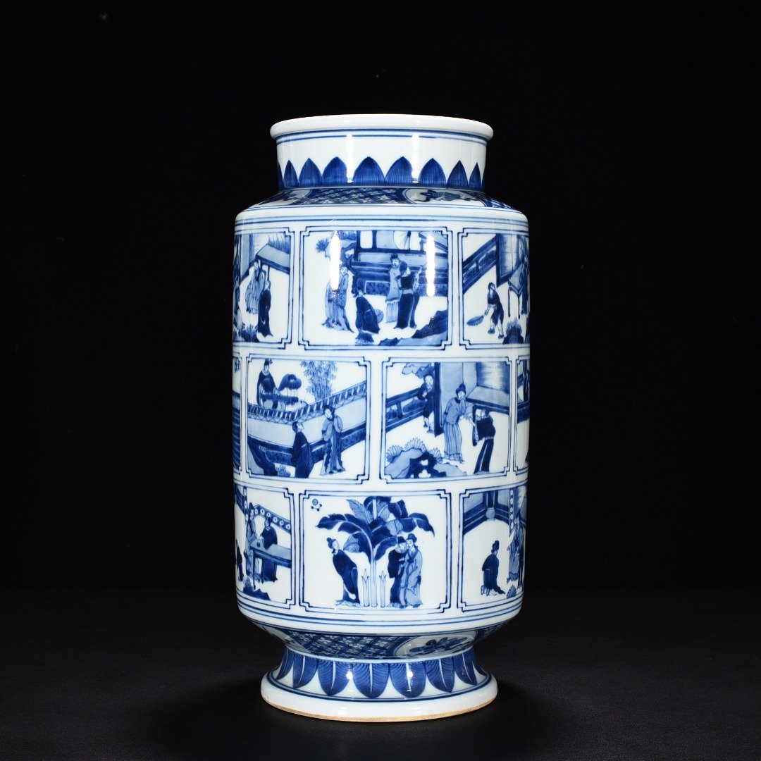 Qing Dynasty Kangxi blue and white window vase