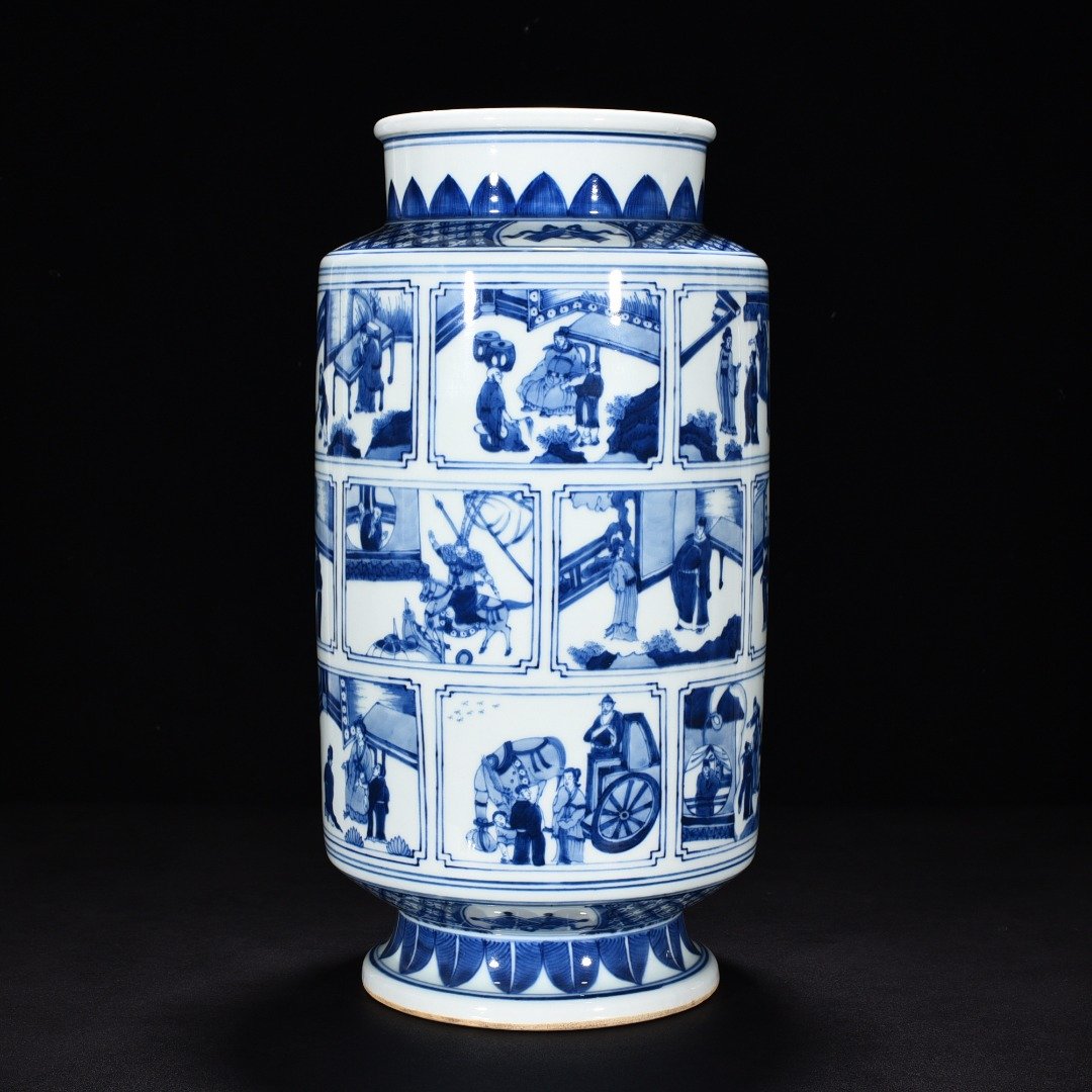 Qing Dynasty Kangxi blue and white window vase