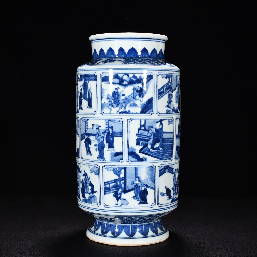 Qing Dynasty Kangxi blue and white window vase