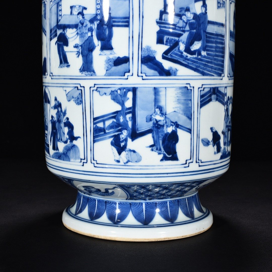 Qing Dynasty Kangxi blue and white window vase