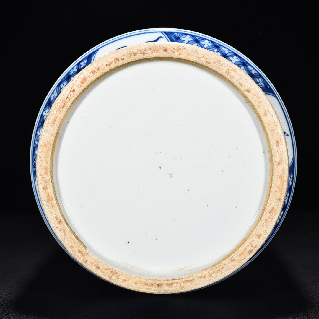 Qing Dynasty Kangxi blue and white window vase