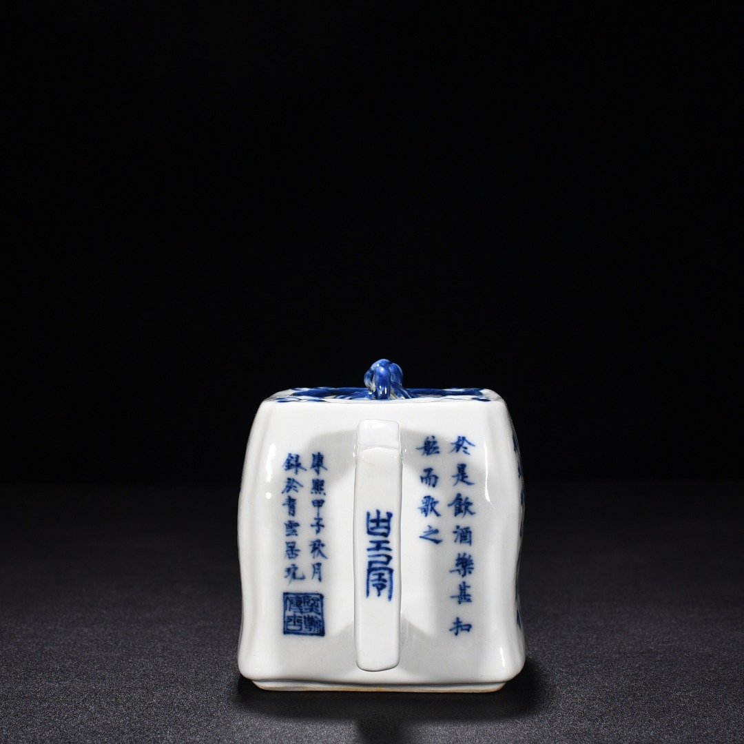 Qing Dynasty Kangxi blue and white Chibi square pot