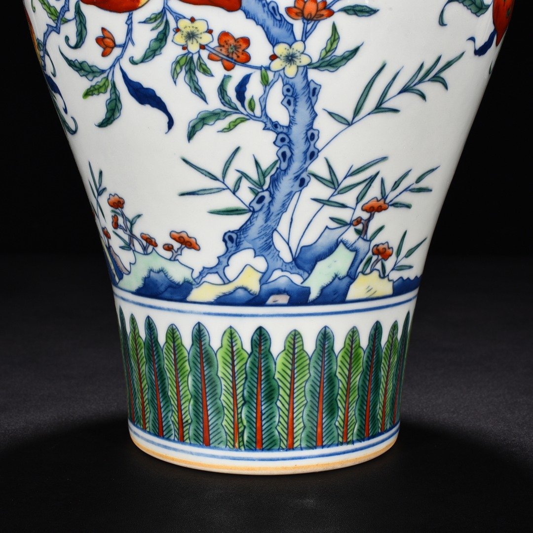 Qing Dynasty Yongzheng Doucai Fushou flower pattern plum vase