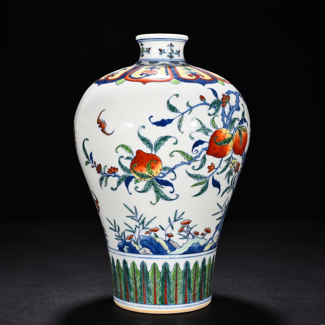 Qing Dynasty Yongzheng Doucai Fushou flower pattern plum vase