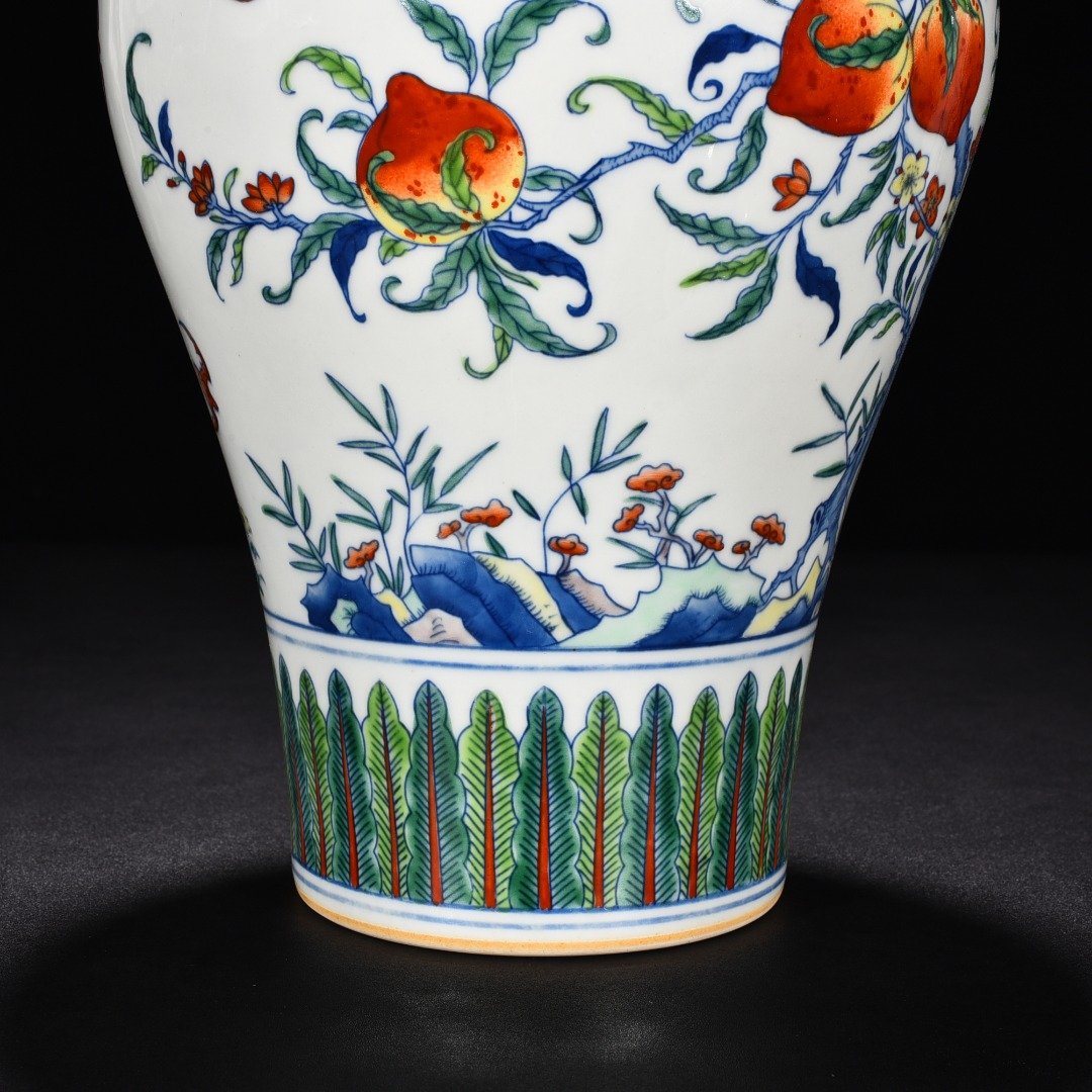 Qing Dynasty Yongzheng Doucai Fushou flower pattern plum vase