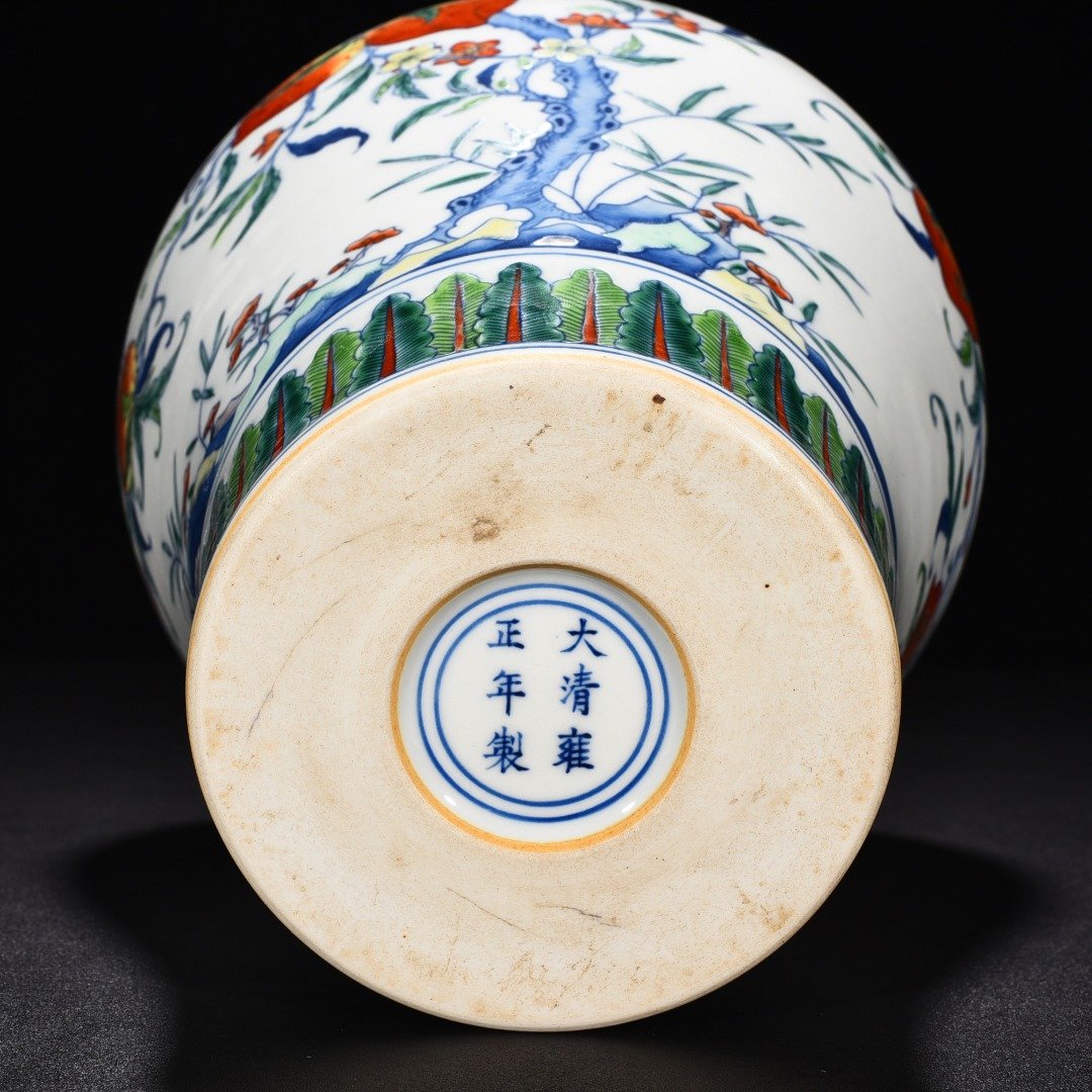 Qing Dynasty Yongzheng Doucai Fushou flower pattern plum vase