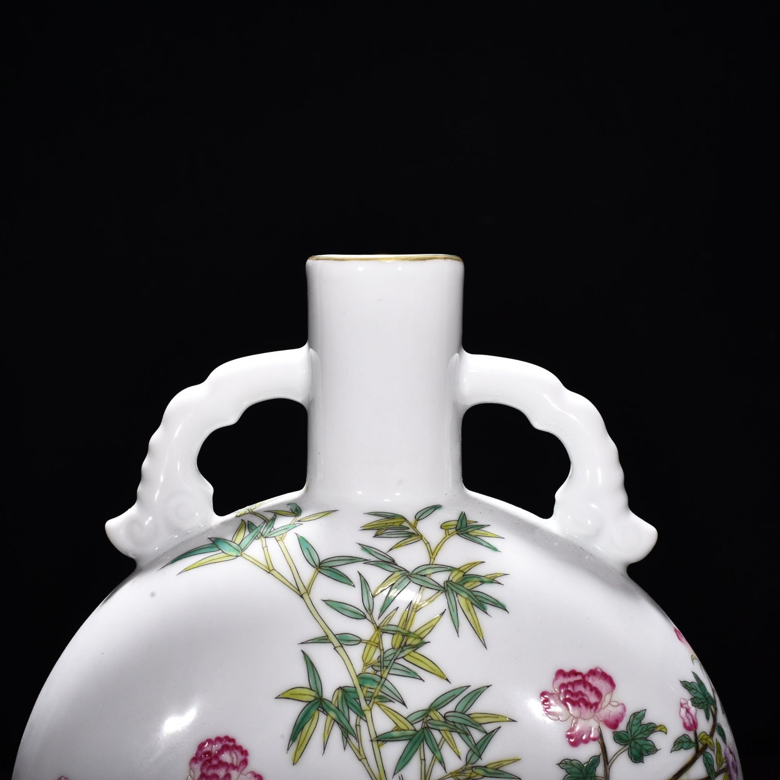 Qing Dynasty Yongzheng enamel crane and flower pattern flat vase