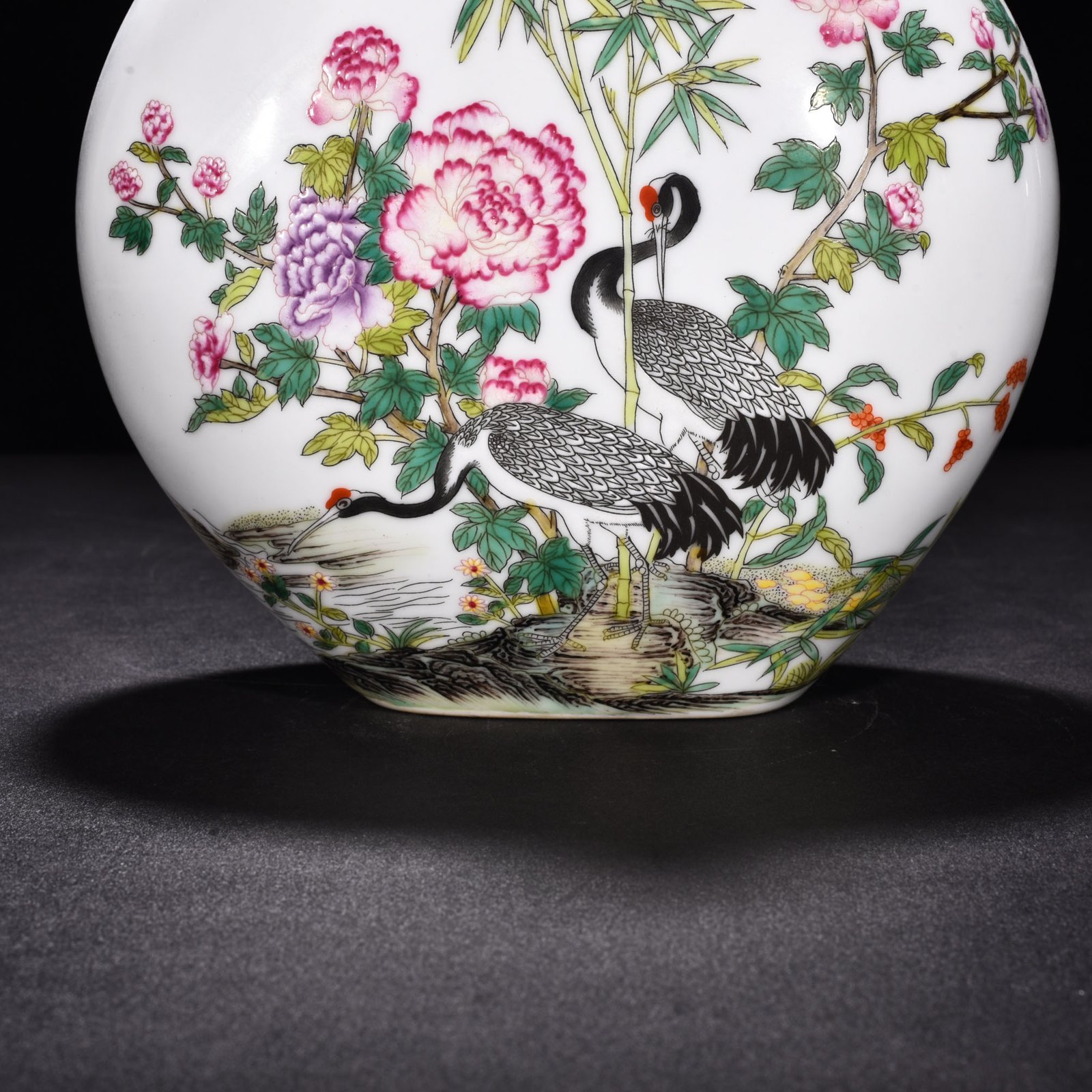 Qing Dynasty Yongzheng enamel crane and flower pattern flat vase