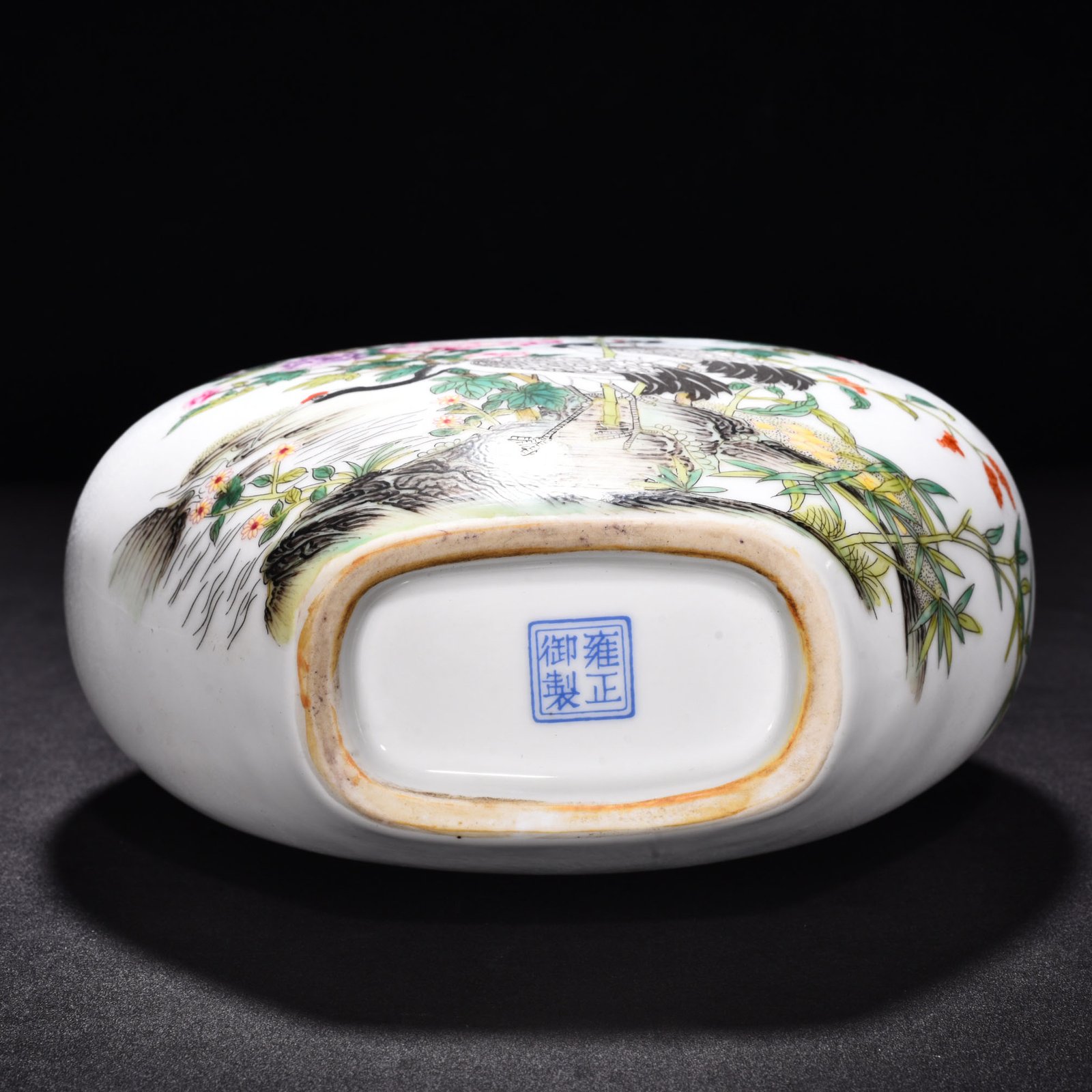 Qing Dynasty Yongzheng enamel crane and flower pattern flat vase
