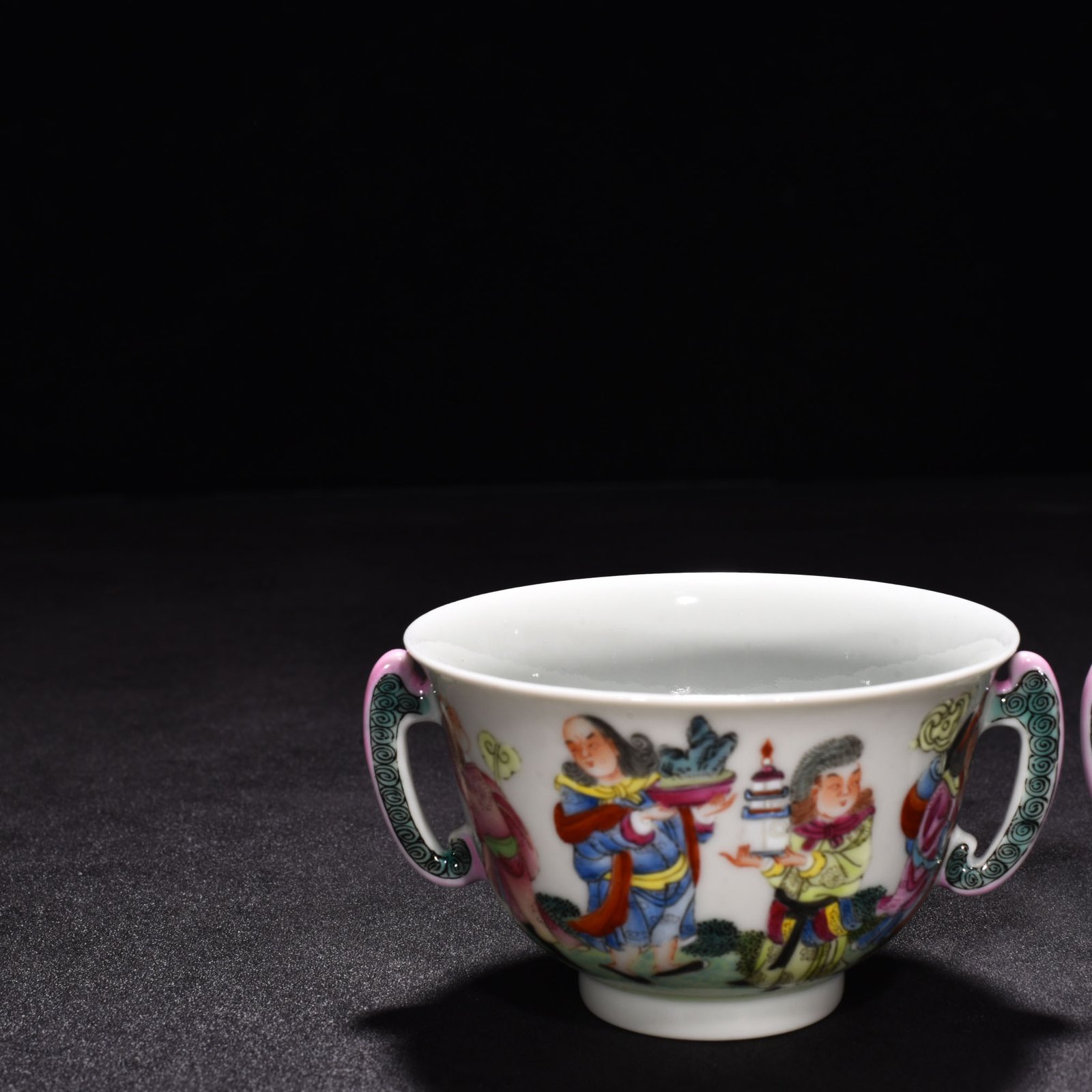 Qing Dynasty Yongzheng enamel Xianbao double eared cup