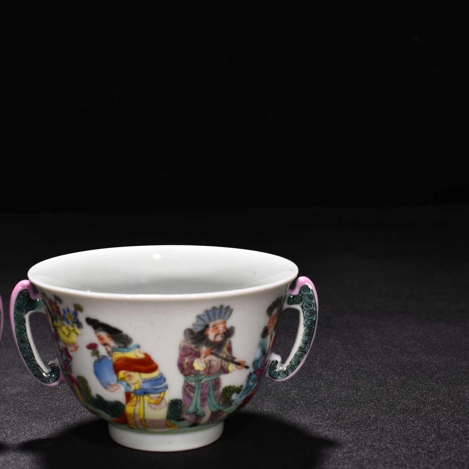 Qing Dynasty Yongzheng enamel Xianbao double eared cup