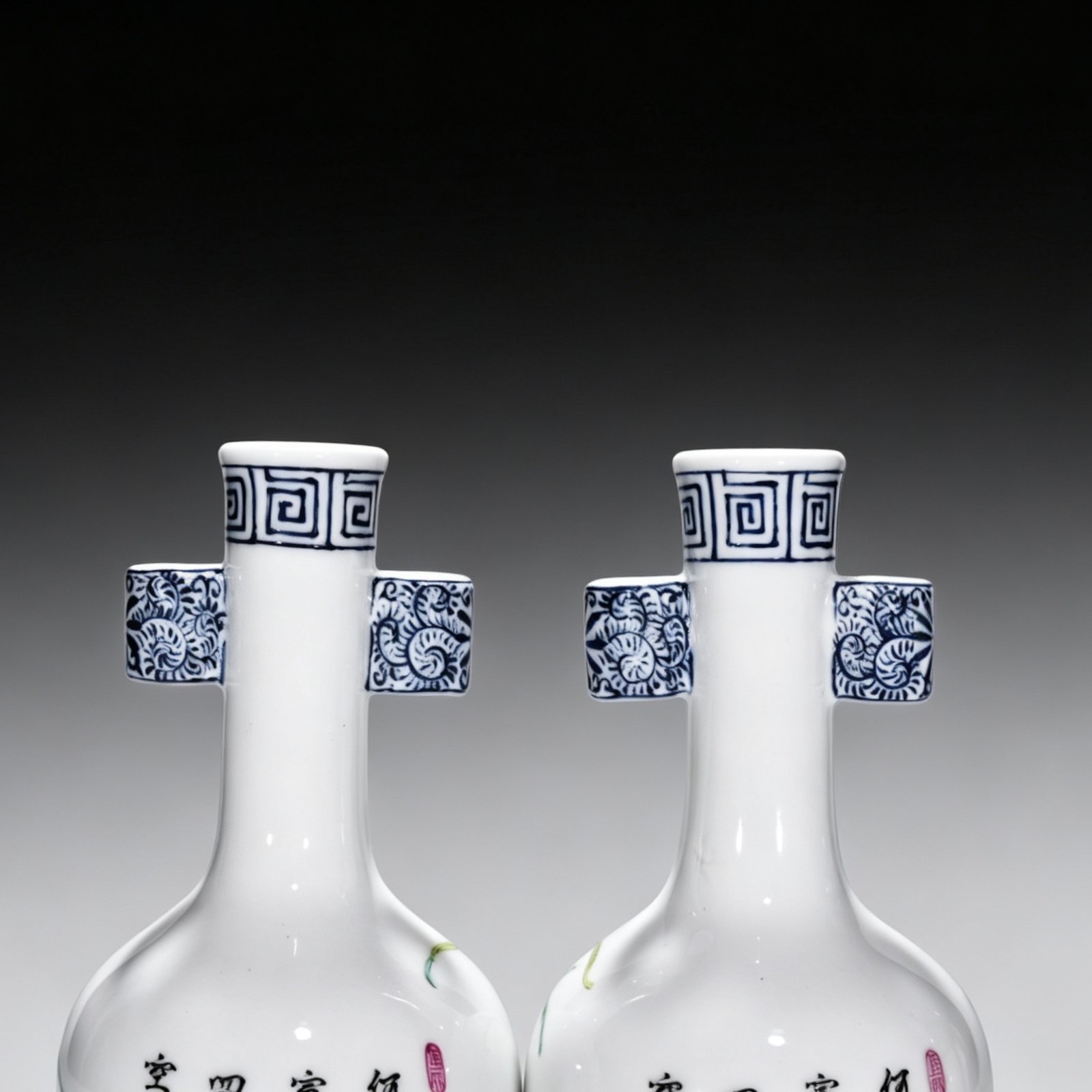 Qing Dynasty Yongzheng enamel flower pattern vase