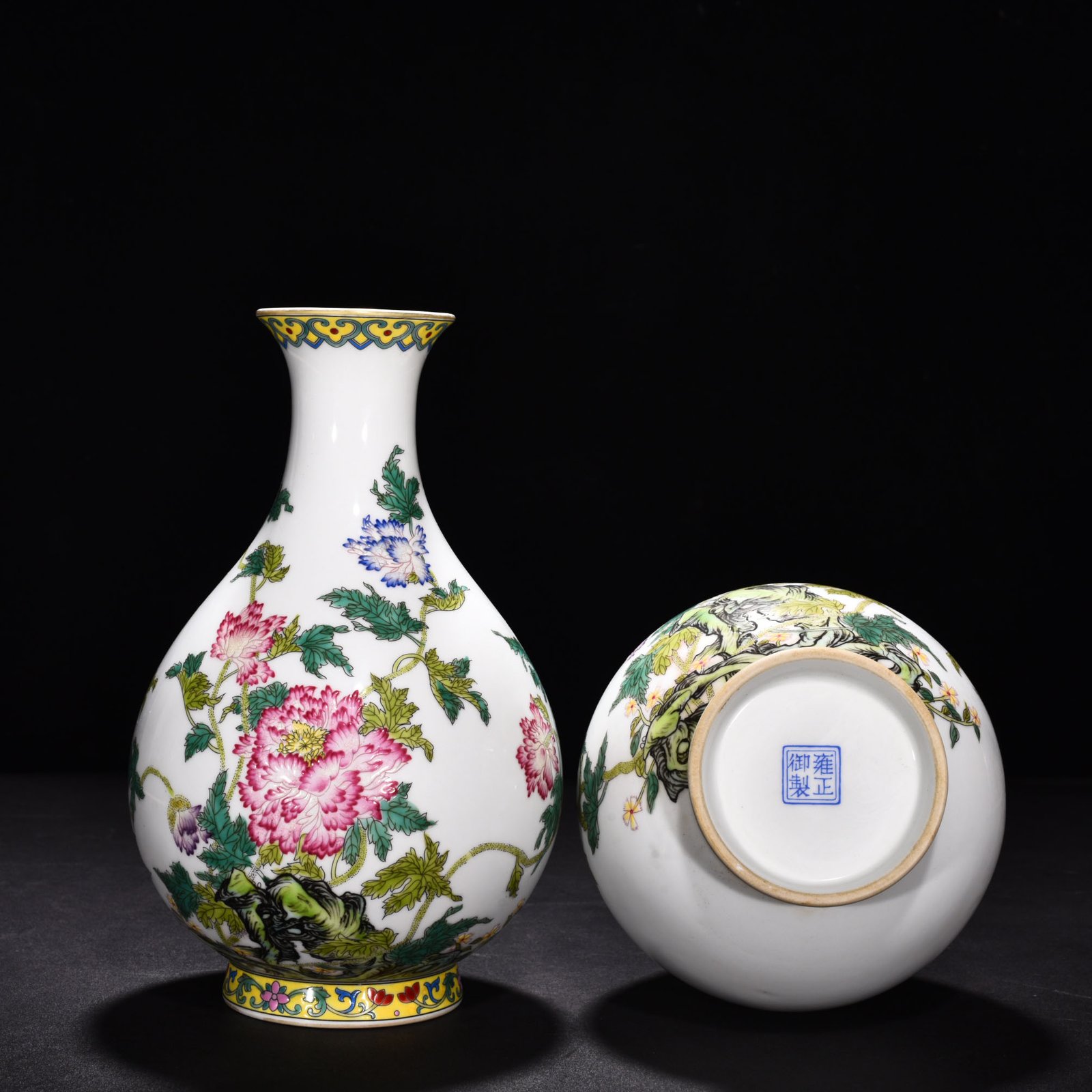 Qing Dynasty Yongzheng enamel flower pattern jade pot spring vase