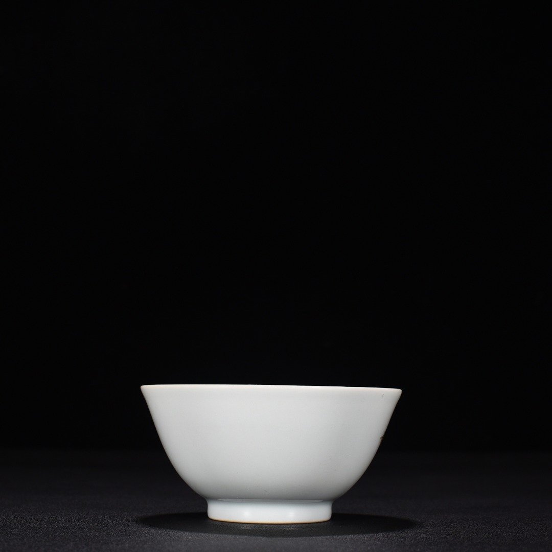 Qing Dynasty Yongzheng enamel pomegranate flower pattern cup