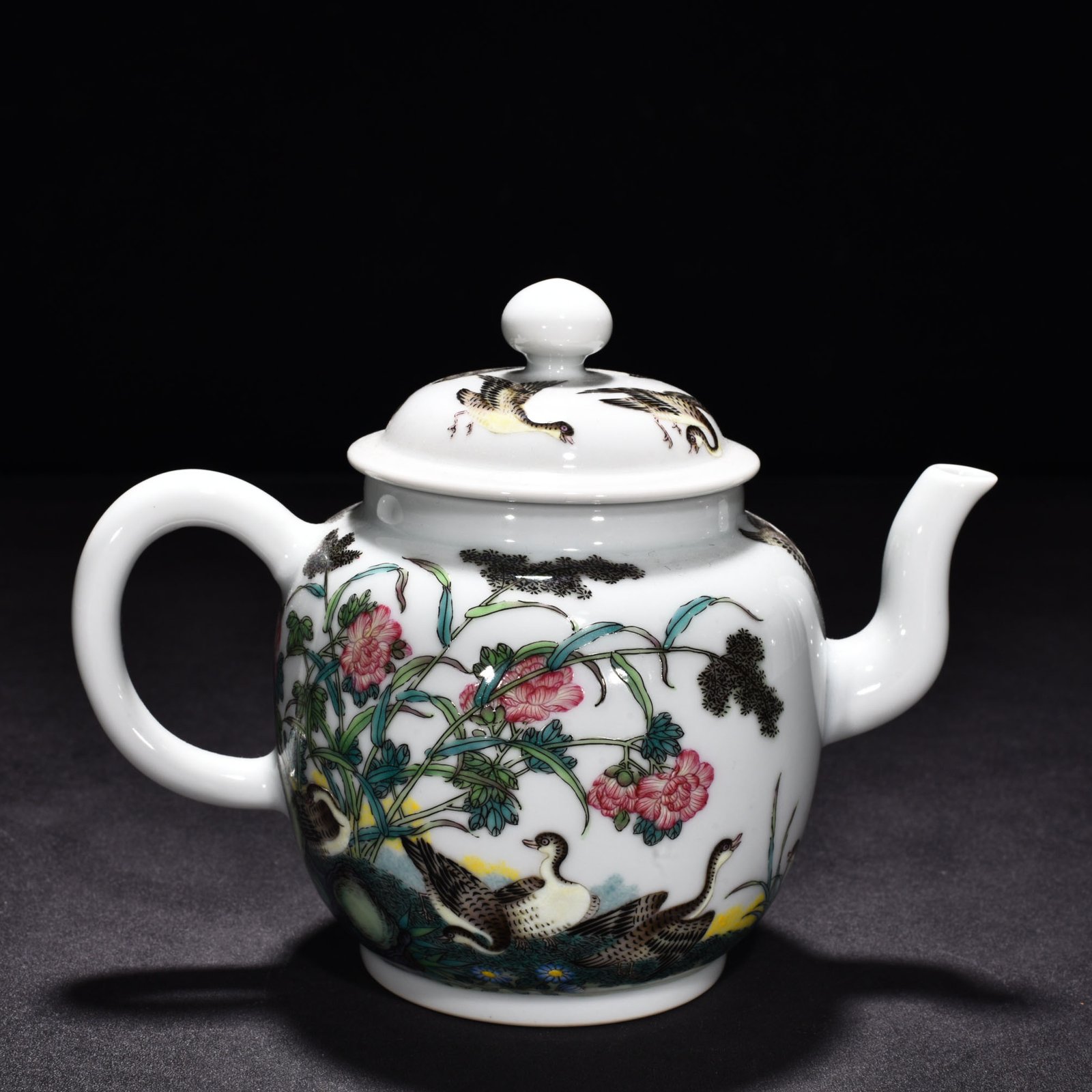 Qing Dynasty Yongzheng enamel pot