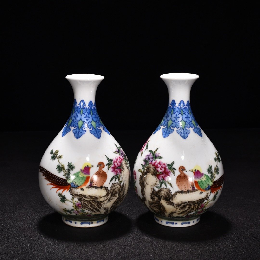 Qing Dynasty Yongzheng enamel jade pot spring vase