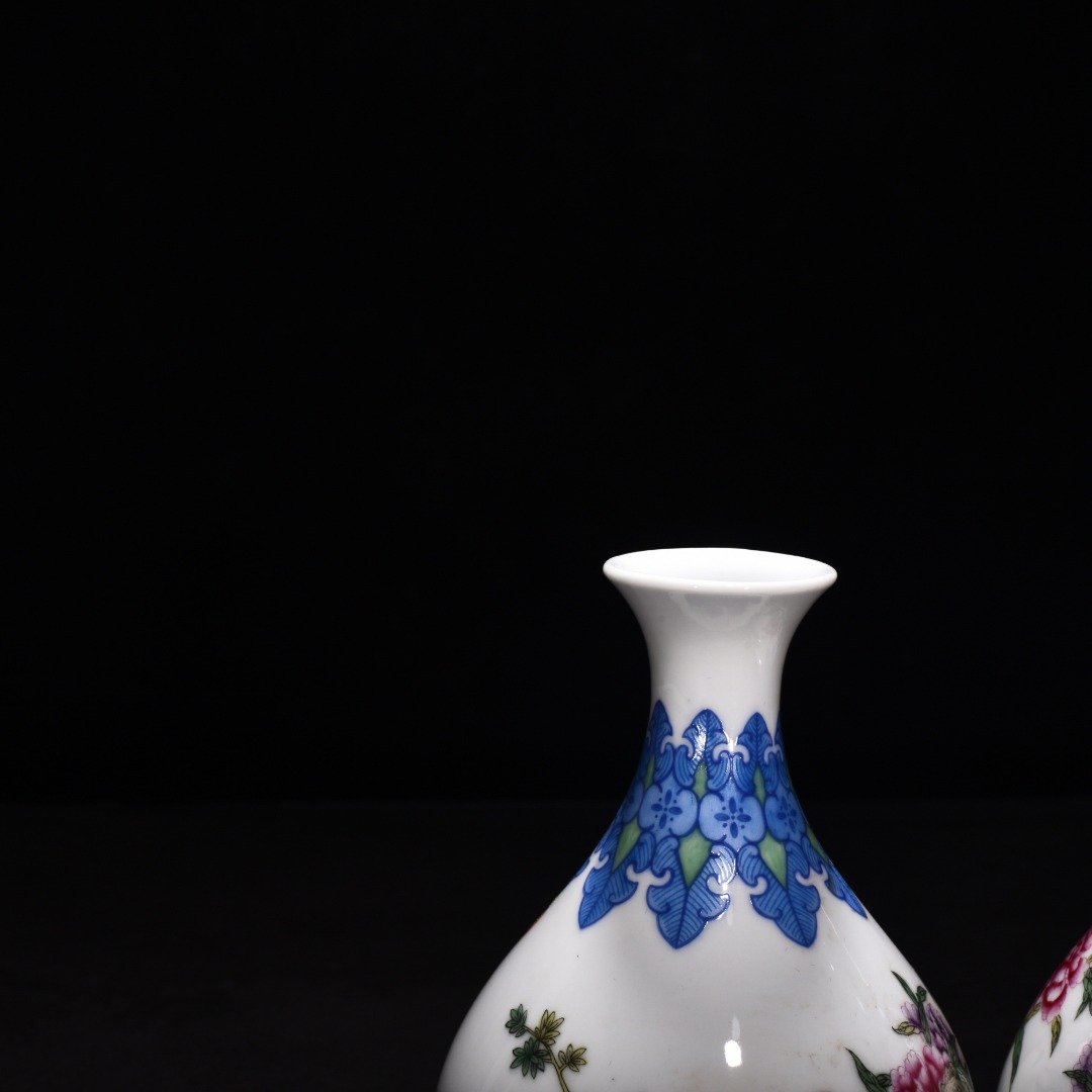 Qing Dynasty Yongzheng enamel jade pot spring vase