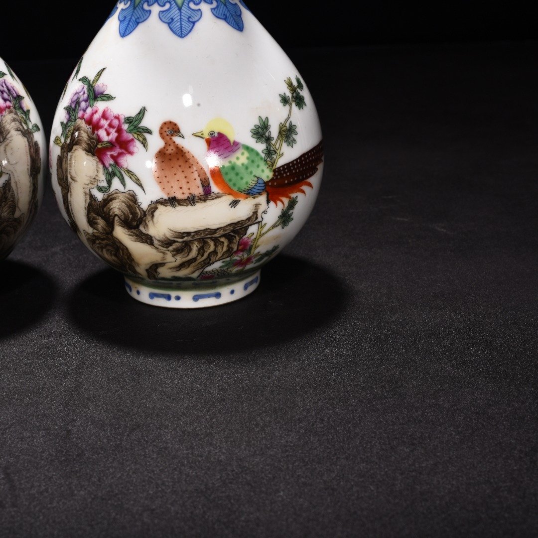 Qing Dynasty Yongzheng enamel jade pot spring vase