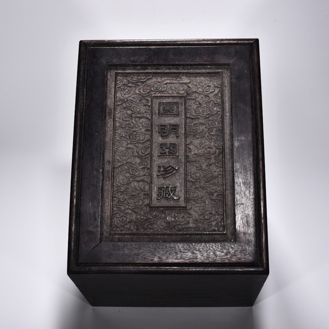 Qing dynasty Yongzheng enamel straight bottle with flower and bird patterns