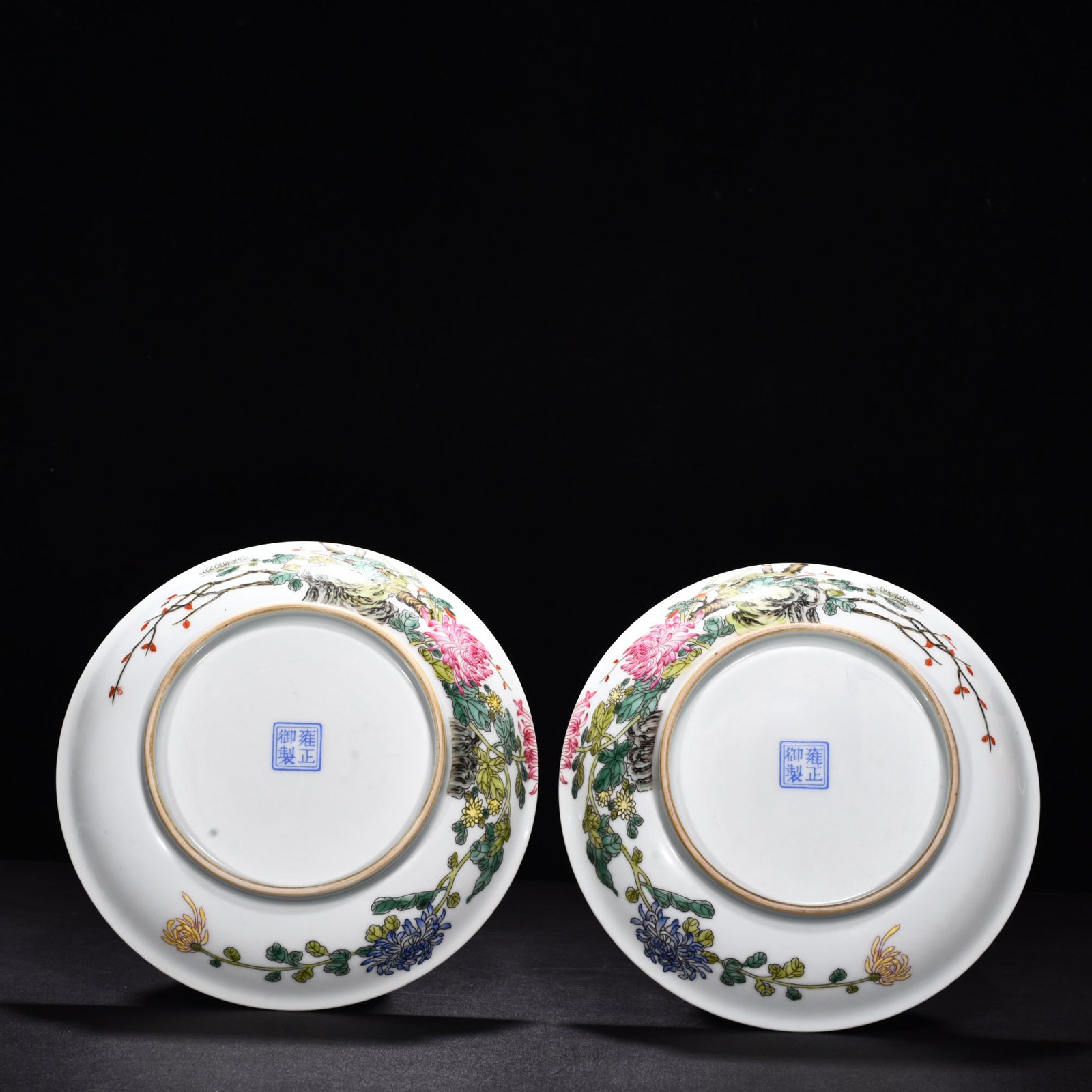 Qing Dynasty Yongzheng enamel chrysanthemum flower pattern plate