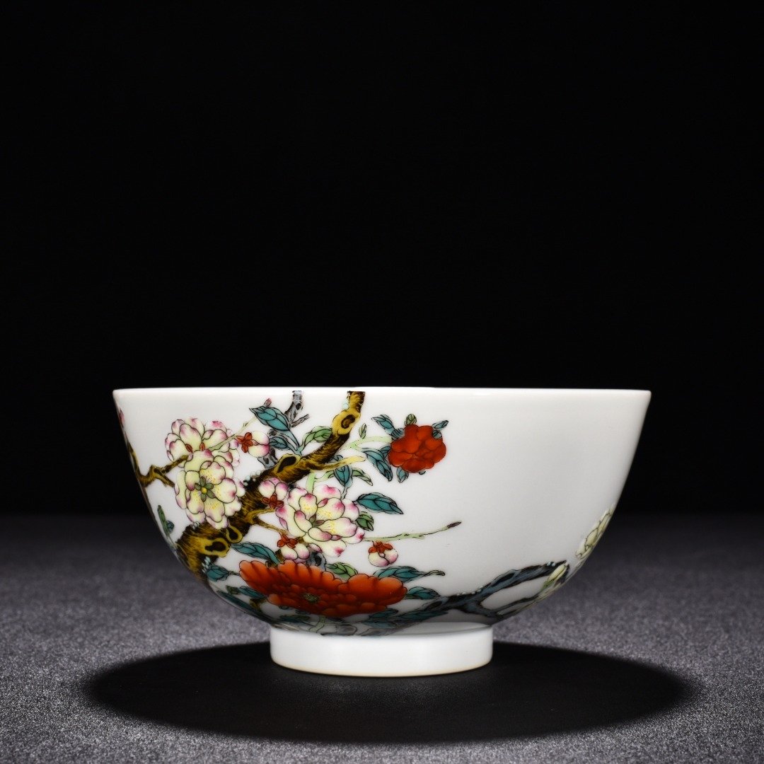 Qing Dynasty Yongzheng enamel plum blossom bowl