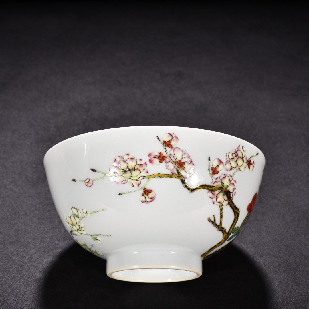 Qing Dynasty Yongzheng enamel plum blossom bowl