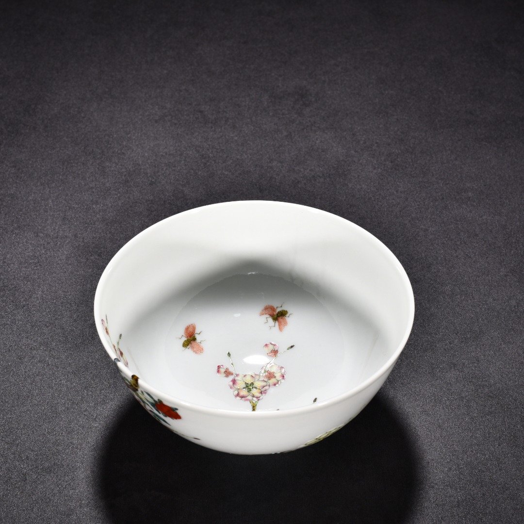 Qing Dynasty Yongzheng enamel plum blossom bowl