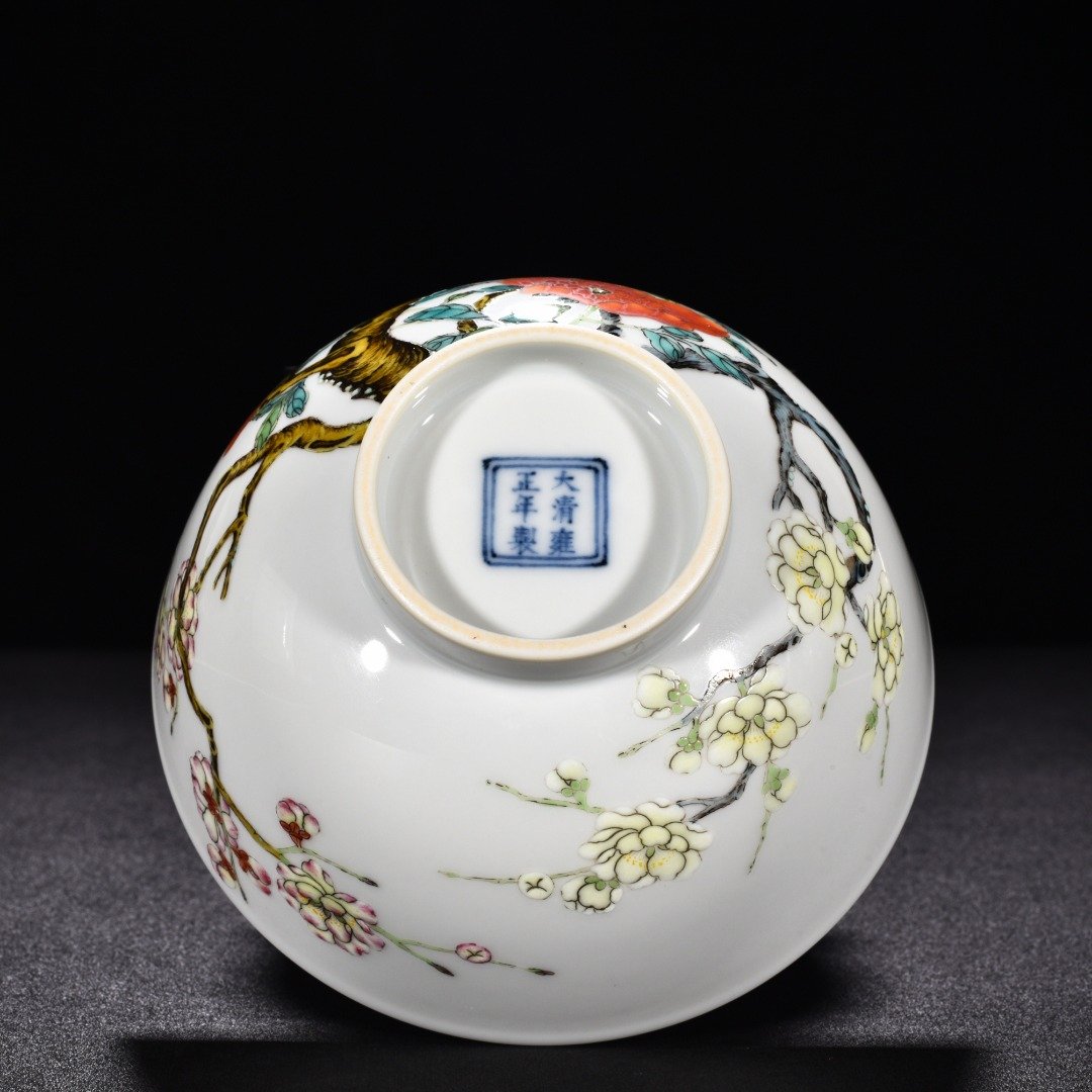 Qing Dynasty Yongzheng enamel plum blossom bowl