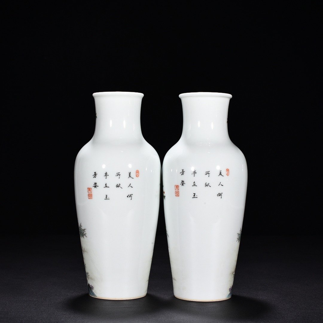 Qing Dynasty Yongzheng pastel vase