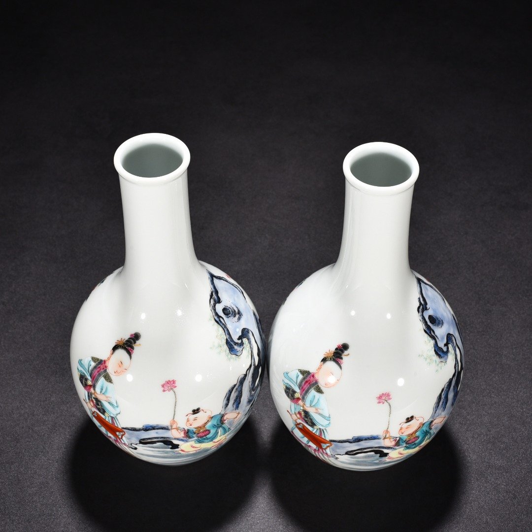Qing Dynasty Yongzheng Godson Character Bile Vase