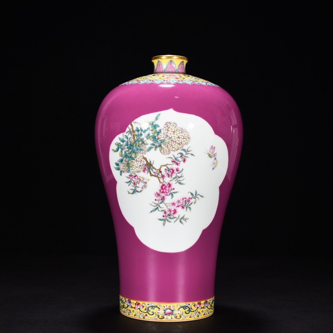 Qing Dynasty Yongzheng rouge red glaze plum vase