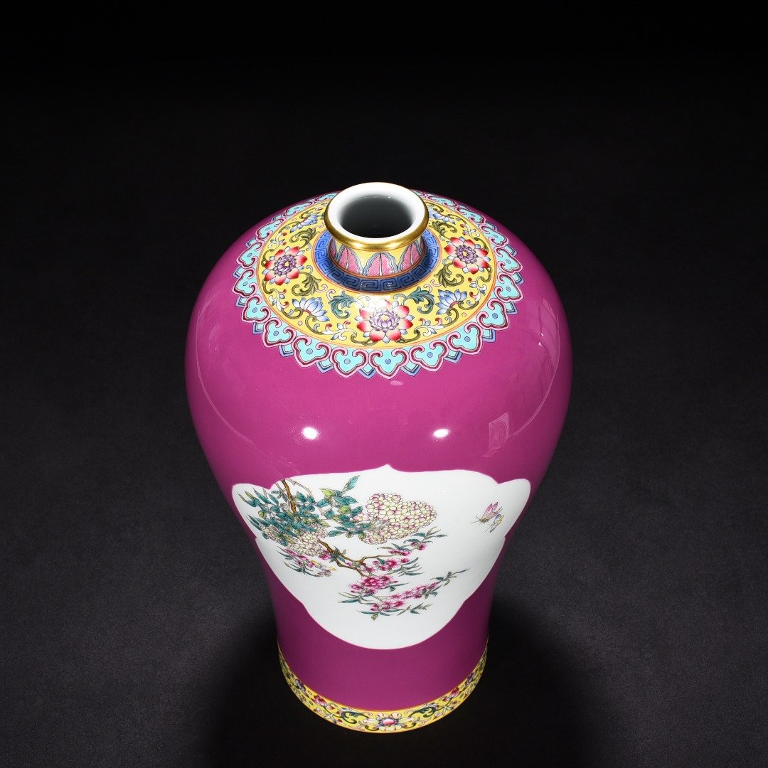 Qing Dynasty Yongzheng rouge red glaze plum vase